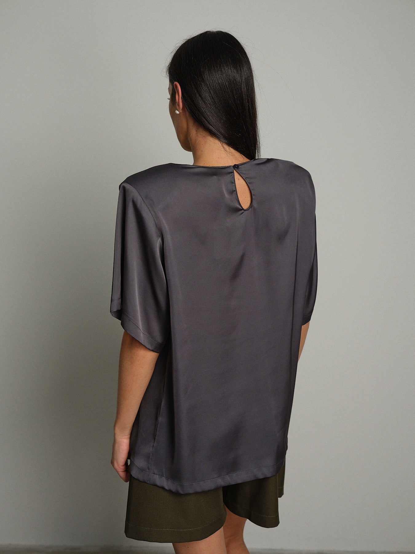 T-shirt raso spalle imbottite Grigio Vicolo TAC1581;T-shirt raso spalle imbottite Grigio Vicolo TAC1581 — foto 2;T-shirt raso spalle imbottite Grigio Vicolo TAC1581 — foto 3;T-shirt raso spalle imbottite Grigio Vicolo TAC1581 — foto 4