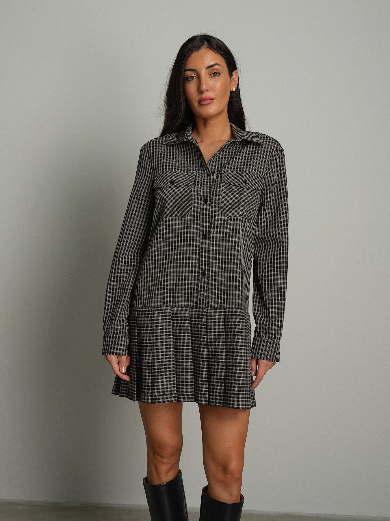Abito camicia quadro Nero Vicolo TAC1668;Abito camicia quadro Nero Vicolo TAC1668 — foto 2;Abito camicia quadro Nero Vicolo TAC1668 — foto 3;Abito camicia quadro Nero Vicolo TAC1668 — foto 4;Abito camicia quadro Nero Vicolo TAC1668 — foto 5;Abito camicia quadro Nero Vicolo TAC1668 — foto 6