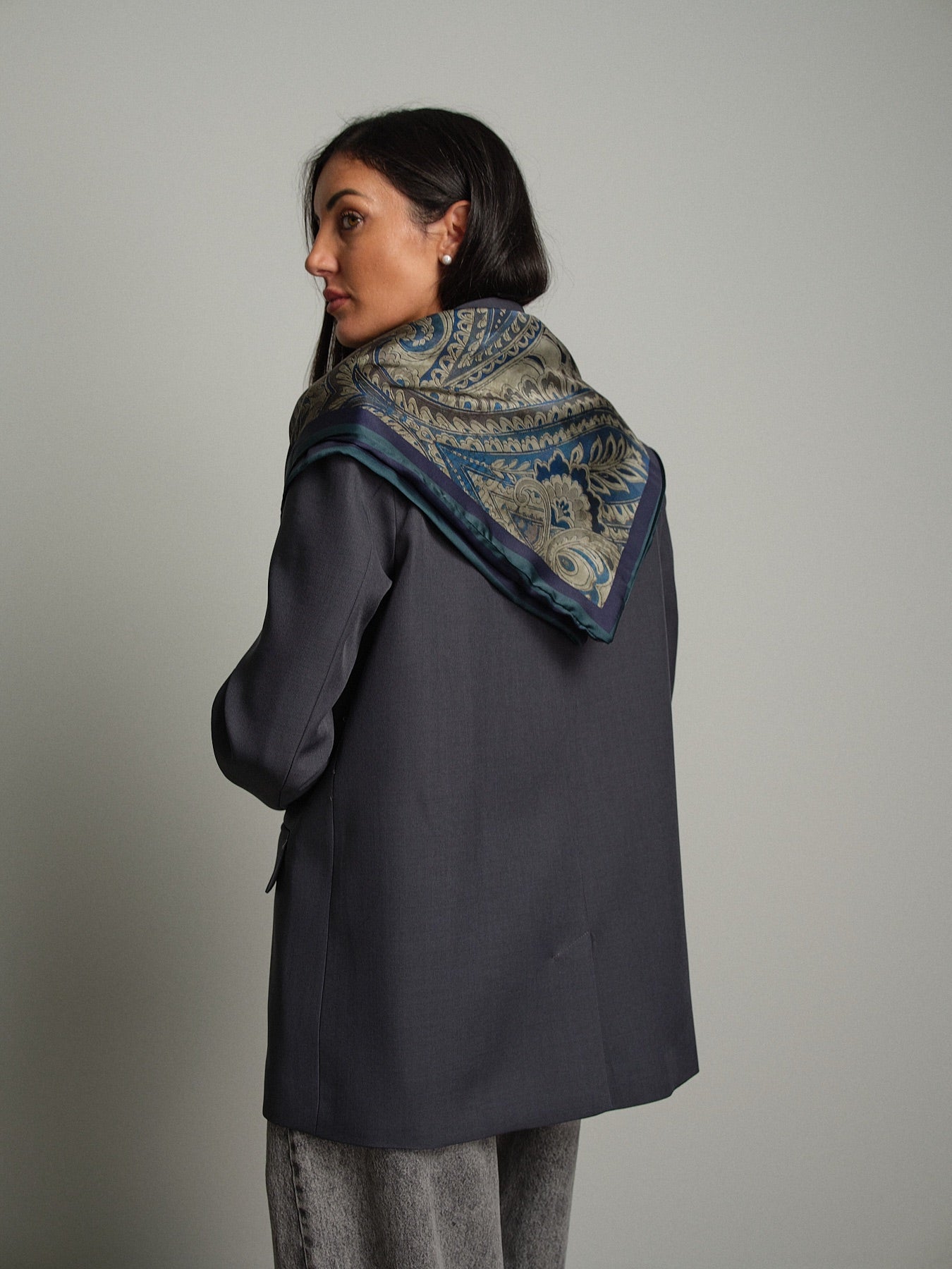 Giacca over foulard Antracite Vicolo TAC1691;Giacca over foulard Antracite Vicolo TAC1691 — foto 2;Giacca over foulard Antracite Vicolo TAC1691 — foto 3;Giacca over foulard Antracite Vicolo TAC1691 — foto 4