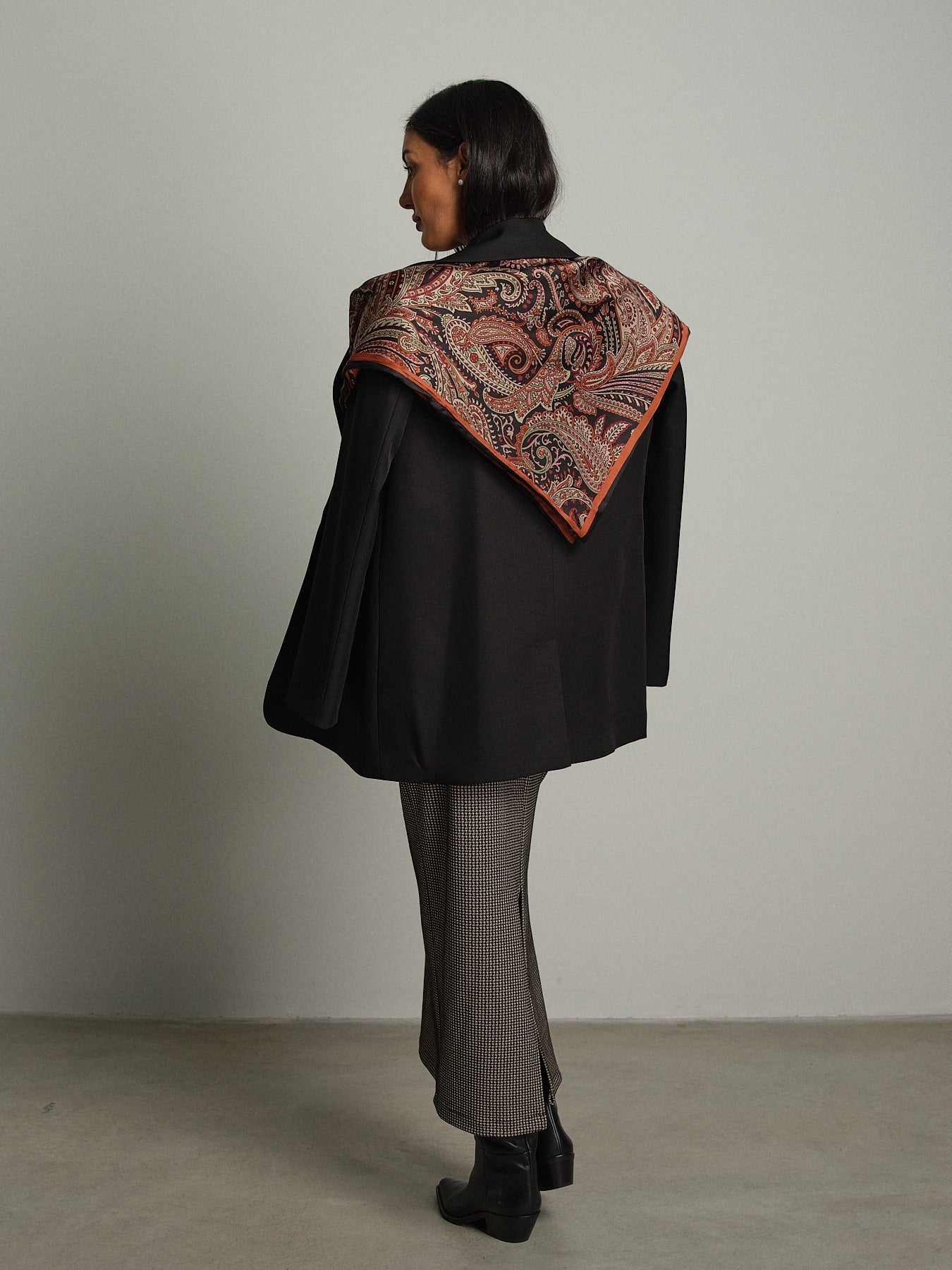 Giacca over foulard Nero Vicolo TAC1691;Giacca over foulard Nero Vicolo TAC1691 — foto 2;Giacca over foulard Nero Vicolo TAC1691 — foto 3;Giacca over foulard Nero Vicolo TAC1691 — foto 4;Giacca over foulard Nero Vicolo TAC1691 — foto 5;Giacca over foulard Nero Vicolo TAC1691 — foto 6;Giacca over foulard Nero Vicolo TAC1691 — foto 7;Giacca over foulard Nero Vicolo TAC1691 — foto 8