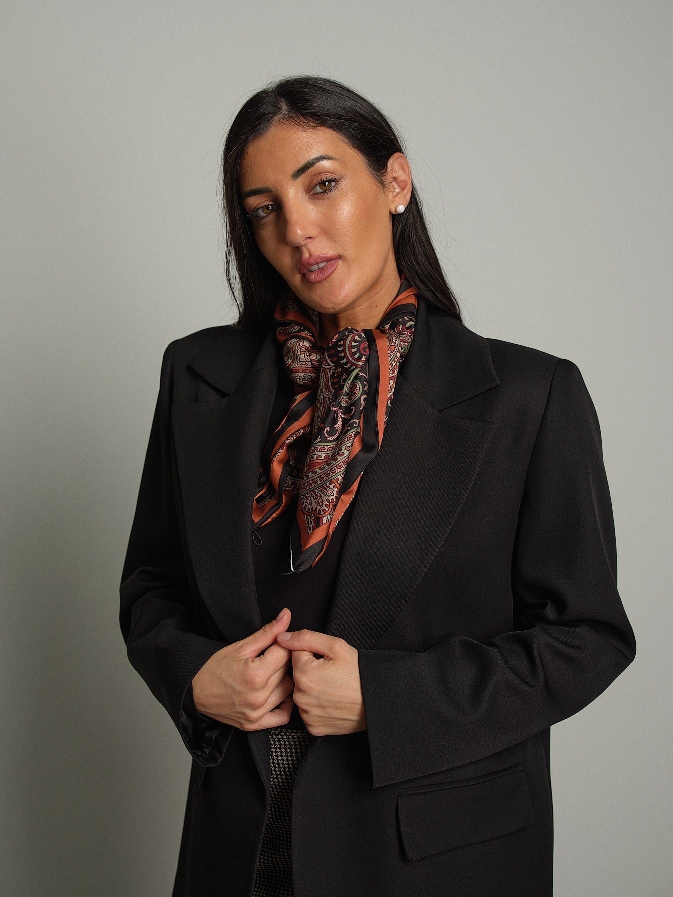 Giacca over foulard Nero Vicolo TAC1691;Giacca over foulard Nero Vicolo TAC1691 — foto 2;Giacca over foulard Nero Vicolo TAC1691 — foto 3;Giacca over foulard Nero Vicolo TAC1691 — foto 4;Giacca over foulard Nero Vicolo TAC1691 — foto 5;Giacca over foulard Nero Vicolo TAC1691 — foto 6;Giacca over foulard Nero Vicolo TAC1691 — foto 7;Giacca over foulard Nero Vicolo TAC1691 — foto 8