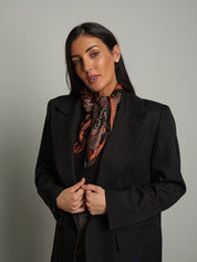 Giacca over foulard Nero Vicolo TAC1691;Giacca over foulard Nero Vicolo TAC1691 — foto 2;Giacca over foulard Nero Vicolo TAC1691 — foto 3;Giacca over foulard Nero Vicolo TAC1691 — foto 4;Giacca over foulard Nero Vicolo TAC1691 — foto 5;Giacca over foulard Nero Vicolo TAC1691 — foto 6;Giacca over foulard Nero Vicolo TAC1691 — foto 7;Giacca over foulard Nero Vicolo TAC1691 — foto 8
