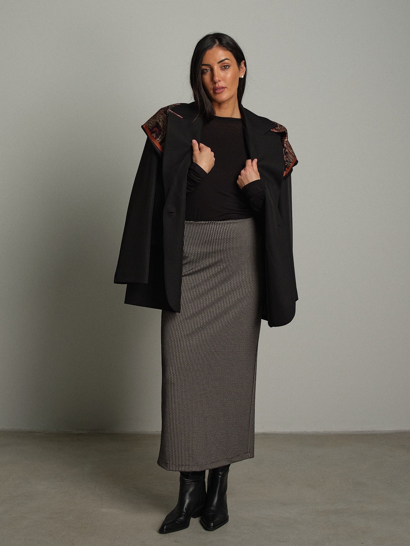 Giacca over foulard Nero Vicolo TAC1691;Giacca over foulard Nero Vicolo TAC1691 — foto 2;Giacca over foulard Nero Vicolo TAC1691 — foto 3;Giacca over foulard Nero Vicolo TAC1691 — foto 4;Giacca over foulard Nero Vicolo TAC1691 — foto 5;Giacca over foulard Nero Vicolo TAC1691 — foto 6;Giacca over foulard Nero Vicolo TAC1691 — foto 7;Giacca over foulard Nero Vicolo TAC1691 — foto 8