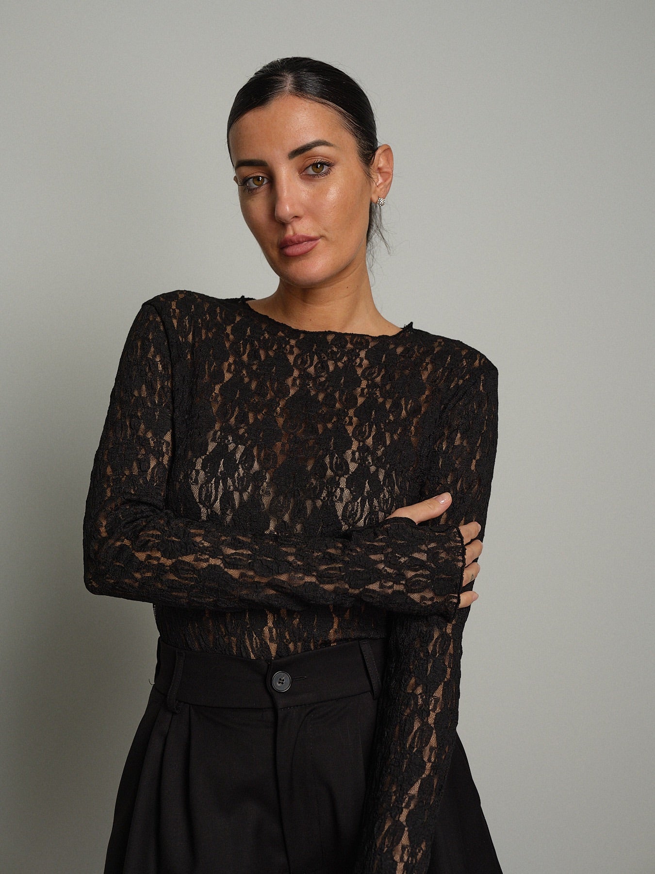 Maglia girocollo pizzo Nero Vicolo TAC1750;Maglia girocollo pizzo Nero Vicolo TAC1750 — foto 2;Maglia girocollo pizzo Nero Vicolo TAC1750 — foto 3;Maglia girocollo pizzo Nero Vicolo TAC1750 — foto 4;Maglia girocollo pizzo Nero Vicolo TAC1750 — foto 5