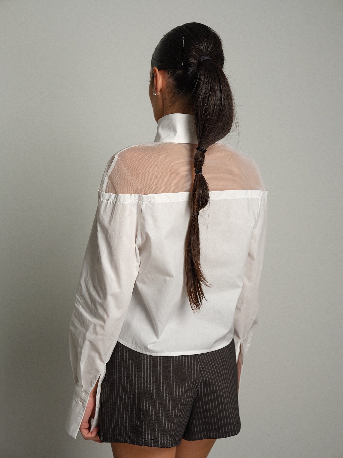 Camicia crop spalle tulle Bianco-ottico Vicolo TAC1752;Camicia crop spalle tulle Bianco-ottico Vicolo TAC1752 — foto 2;Camicia crop spalle tulle Bianco-ottico Vicolo TAC1752 — foto 3;Camicia crop spalle tulle Bianco-ottico Vicolo TAC1752 — foto 4