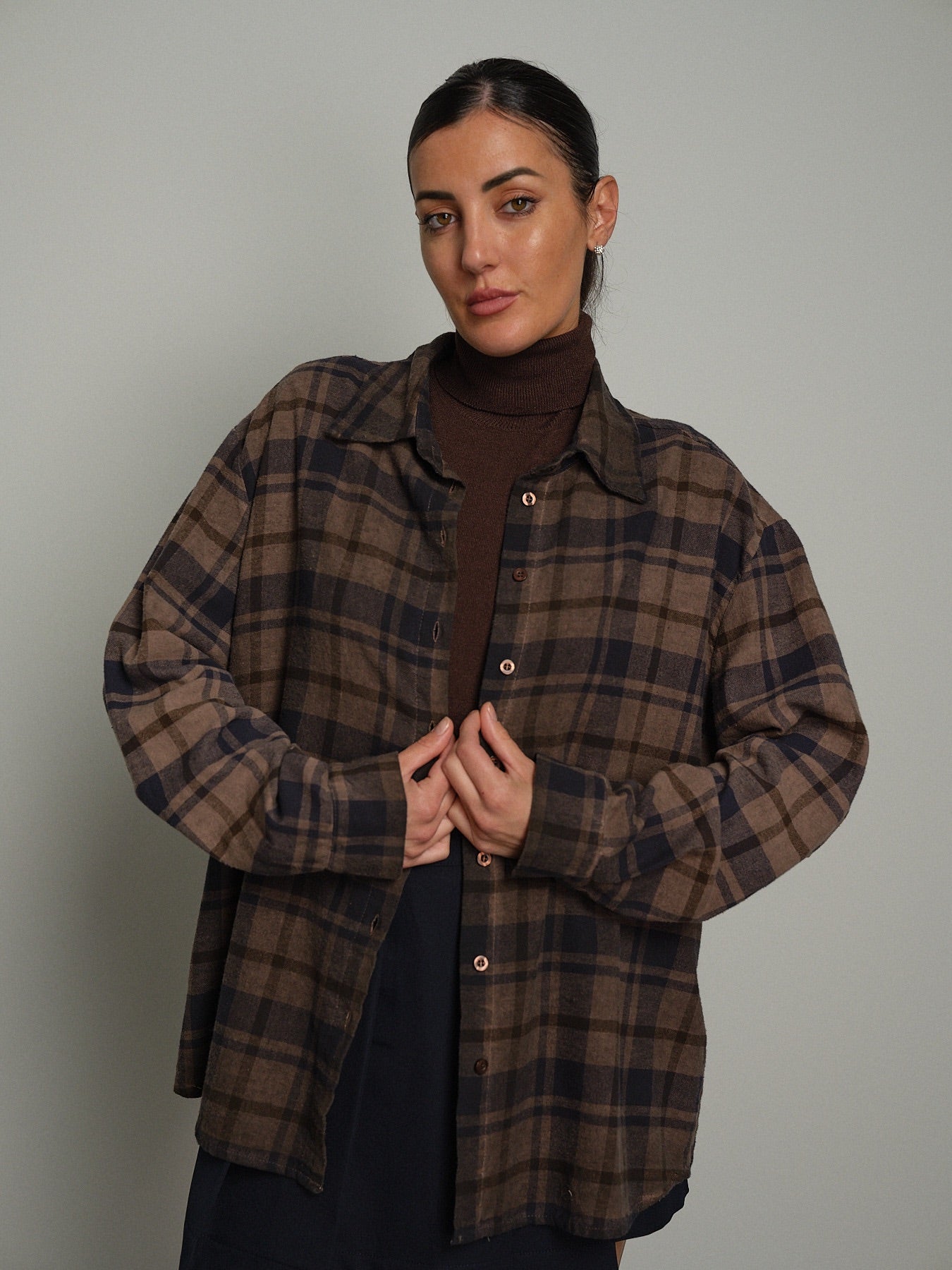 Camicia slavata check Fango Vicolo TAC1759;Camicia slavata check Fango Vicolo TAC1759 — foto 2;Camicia slavata check Fango Vicolo TAC1759 — foto 3;Camicia slavata check Fango Vicolo TAC1759 — foto 4;Camicia slavata check Fango Vicolo TAC1759 — foto 5