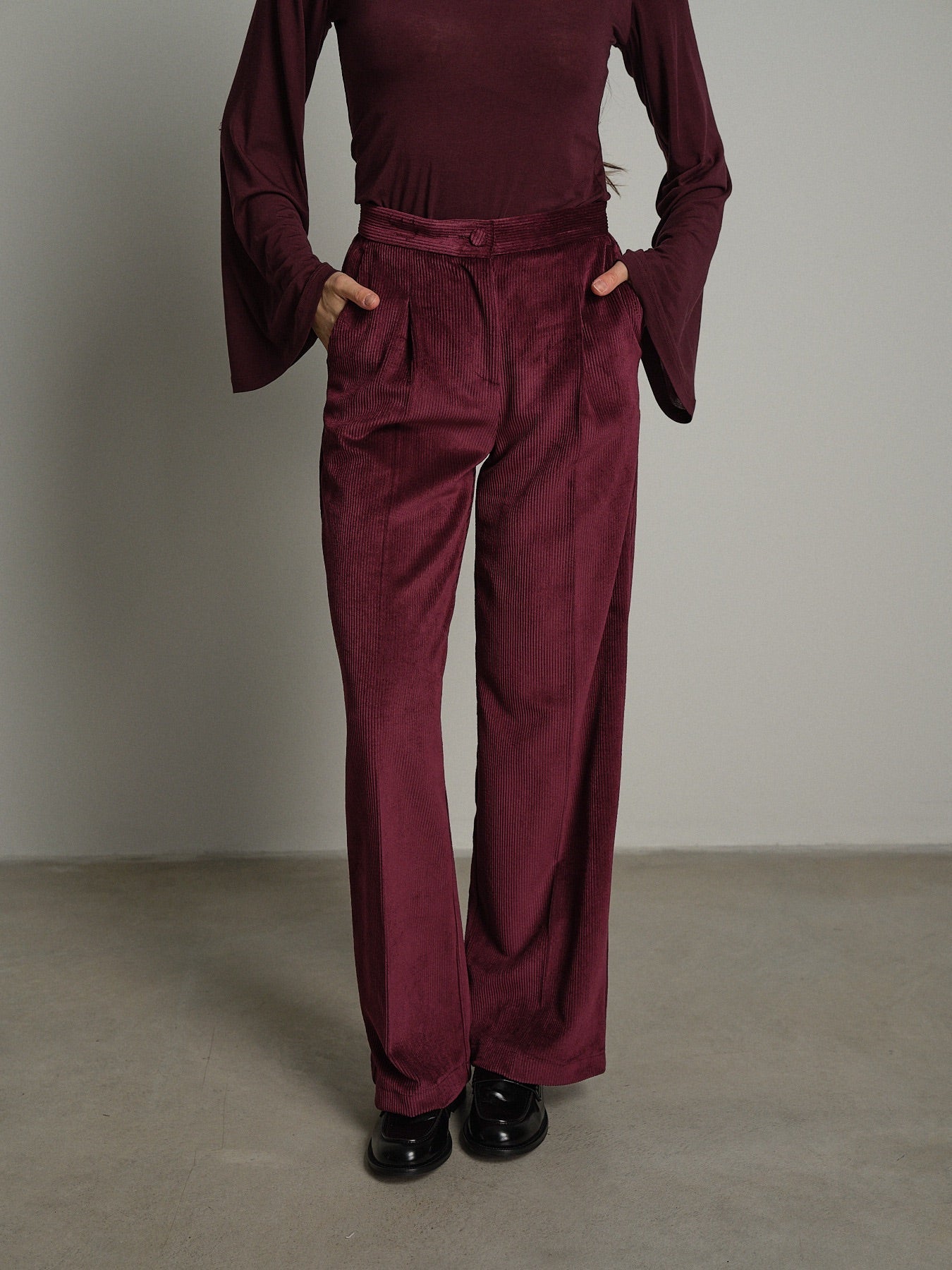 Pantalone eli velluto Bordeaux Vicolo TAC1879;Pantalone eli velluto Bordeaux Vicolo TAC1879 — foto 2;Pantalone eli velluto Bordeaux Vicolo TAC1879 — foto 3;Pantalone eli velluto Bordeaux Vicolo TAC1879 — foto 4