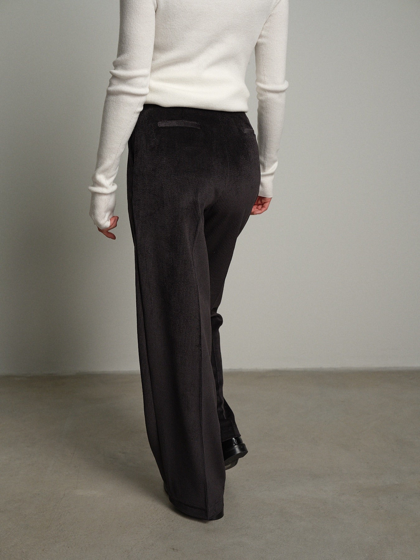 Pantalone eli velluto Nero Vicolo TAC1879;Pantalone eli velluto Nero Vicolo TAC1879 — foto 2;Pantalone eli velluto Nero Vicolo TAC1879 — foto 3;Pantalone eli velluto Nero Vicolo TAC1879 — foto 4