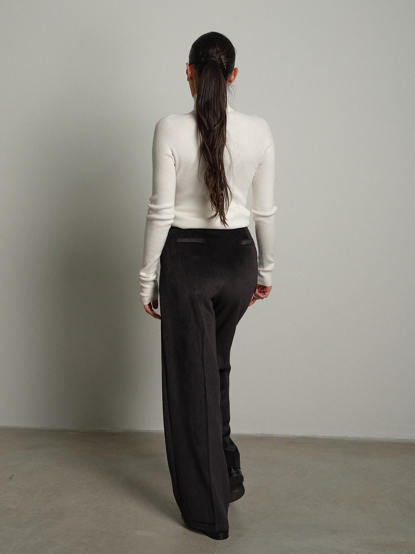 Pantalone eli velluto Nero Vicolo TAC1879;Pantalone eli velluto Nero Vicolo TAC1879 — foto 2;Pantalone eli velluto Nero Vicolo TAC1879 — foto 3;Pantalone eli velluto Nero Vicolo TAC1879 — foto 4