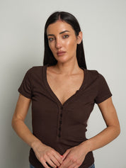 T-shirt scollo V serafino Moka Vicolo UAC0046;T-shirt scollo V serafino Moka Vicolo UAC0046 — foto 2;T-shirt scollo V serafino Moka Vicolo UAC0046 — foto 3;T-shirt scollo V serafino Moka Vicolo UAC0046 — foto 4;T-shirt scollo V serafino Moka Vicolo UAC0046 — foto 5