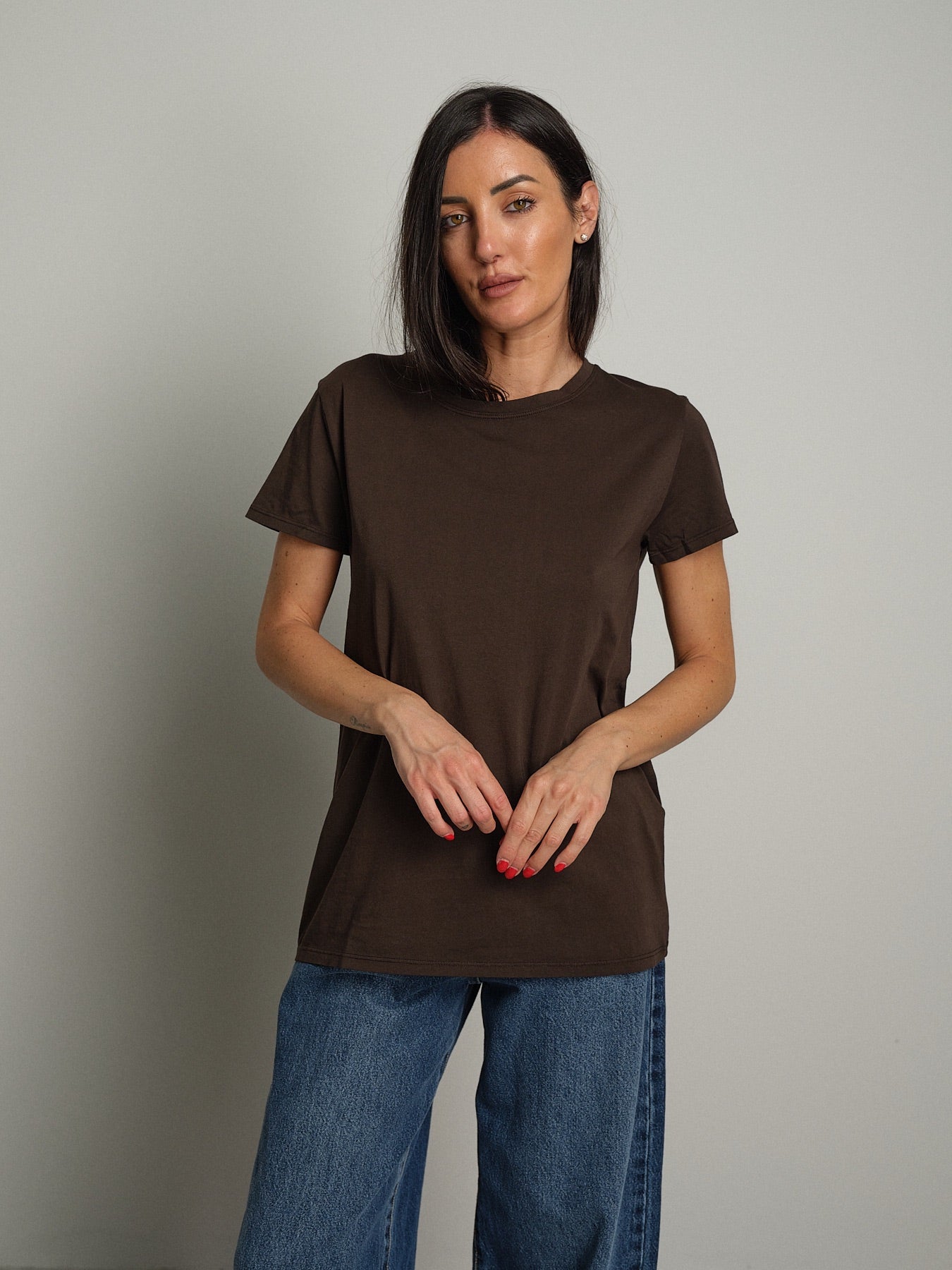 T-shirt slim basica Moka Vicolo UAC0083;T-shirt slim basica Moka Vicolo UAC0083 — foto 2;T-shirt slim basica Moka Vicolo UAC0083 — foto 3