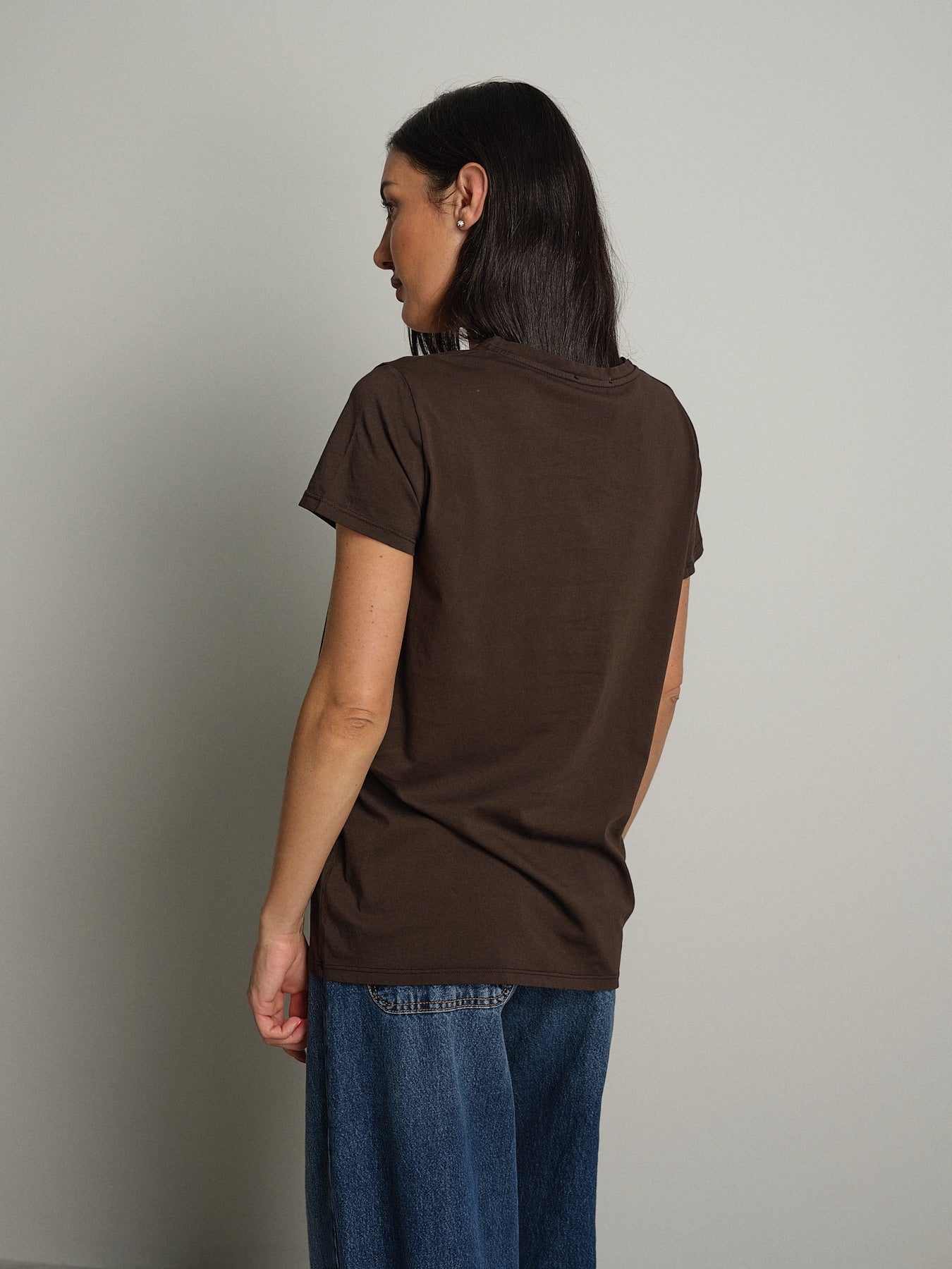 T-shirt slim basica Moka Vicolo UAC0083;T-shirt slim basica Moka Vicolo UAC0083 — foto 2;T-shirt slim basica Moka Vicolo UAC0083 — foto 3