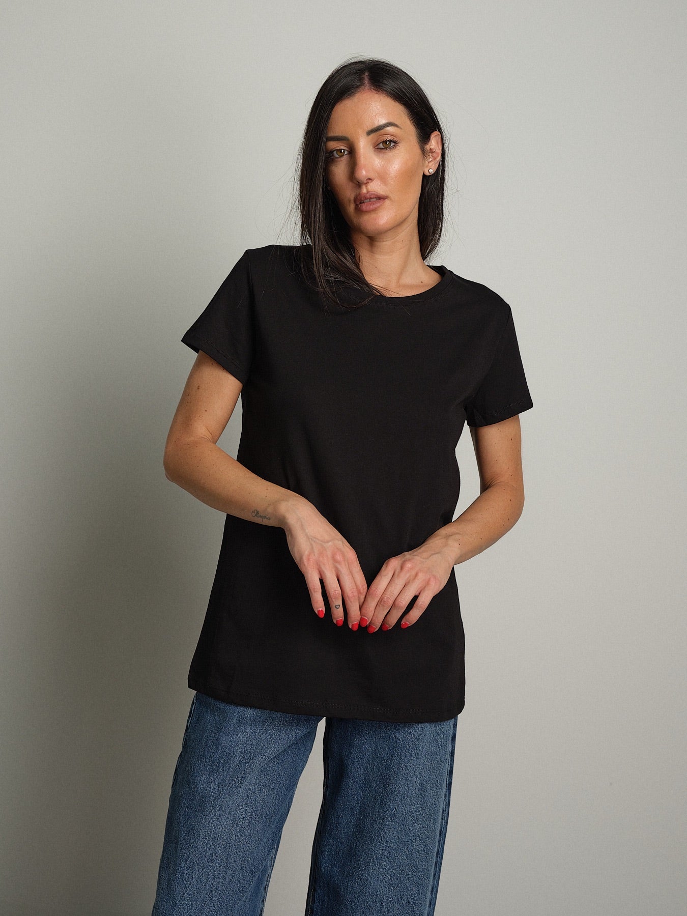 T-shirt slim basica Nero Vicolo UAC0083;T-shirt slim basica Nero Vicolo UAC0083 — foto 2;T-shirt slim basica Nero Vicolo UAC0083 — foto 3