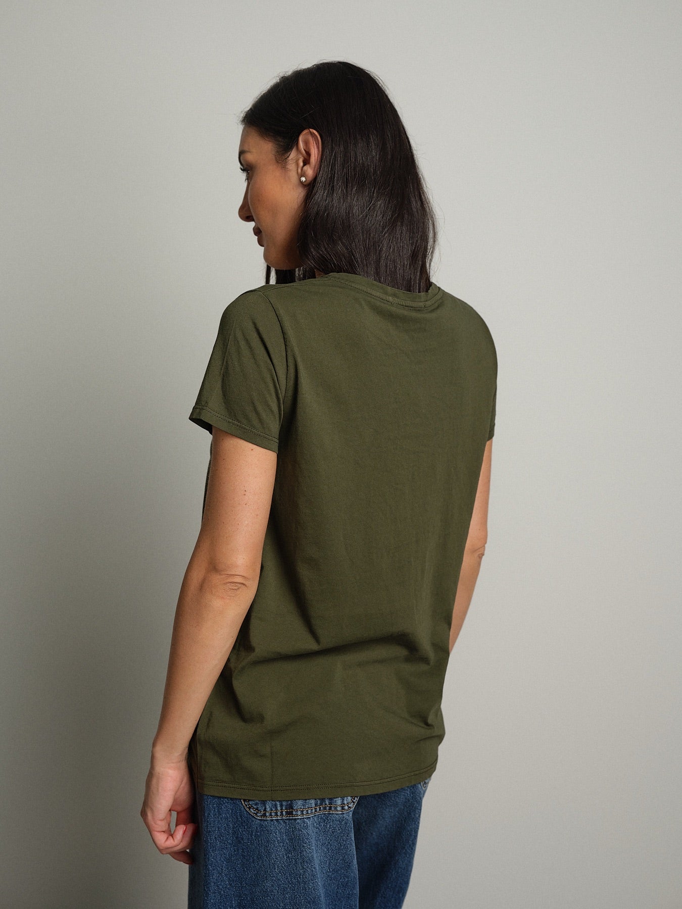 T-shirt slim basica Verde-militare Vicolo UAC0083;T-shirt slim basica Verde-militare Vicolo UAC0083 — foto 2;T-shirt slim basica Verde-militare Vicolo UAC0083 — foto 3