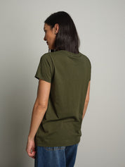 T-shirt slim basica Verde-militare Vicolo UAC0083;T-shirt slim basica Verde-militare Vicolo UAC0083 — foto 2;T-shirt slim basica Verde-militare Vicolo UAC0083 — foto 3