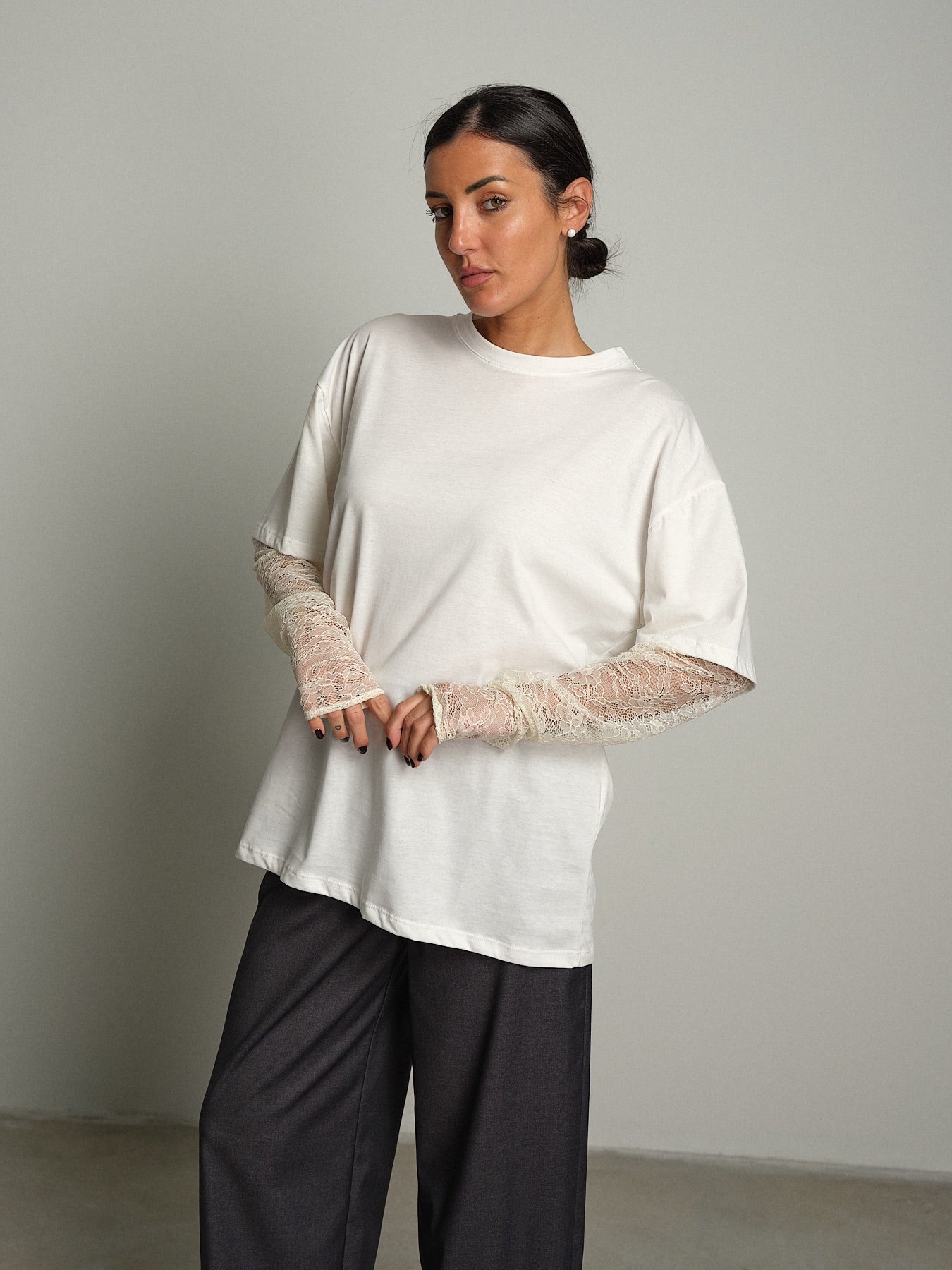 T-shirt manica pizzo Bianco-ottico Vicolo UAC0131;T-shirt manica pizzo Bianco-ottico Vicolo UAC0131 — foto 2;T-shirt manica pizzo Bianco-ottico Vicolo UAC0131 — foto 3;T-shirt manica pizzo Bianco-ottico Vicolo UAC0131 — foto 4;T-shirt manica pizzo Bianco-ottico Vicolo UAC0131 — foto 5