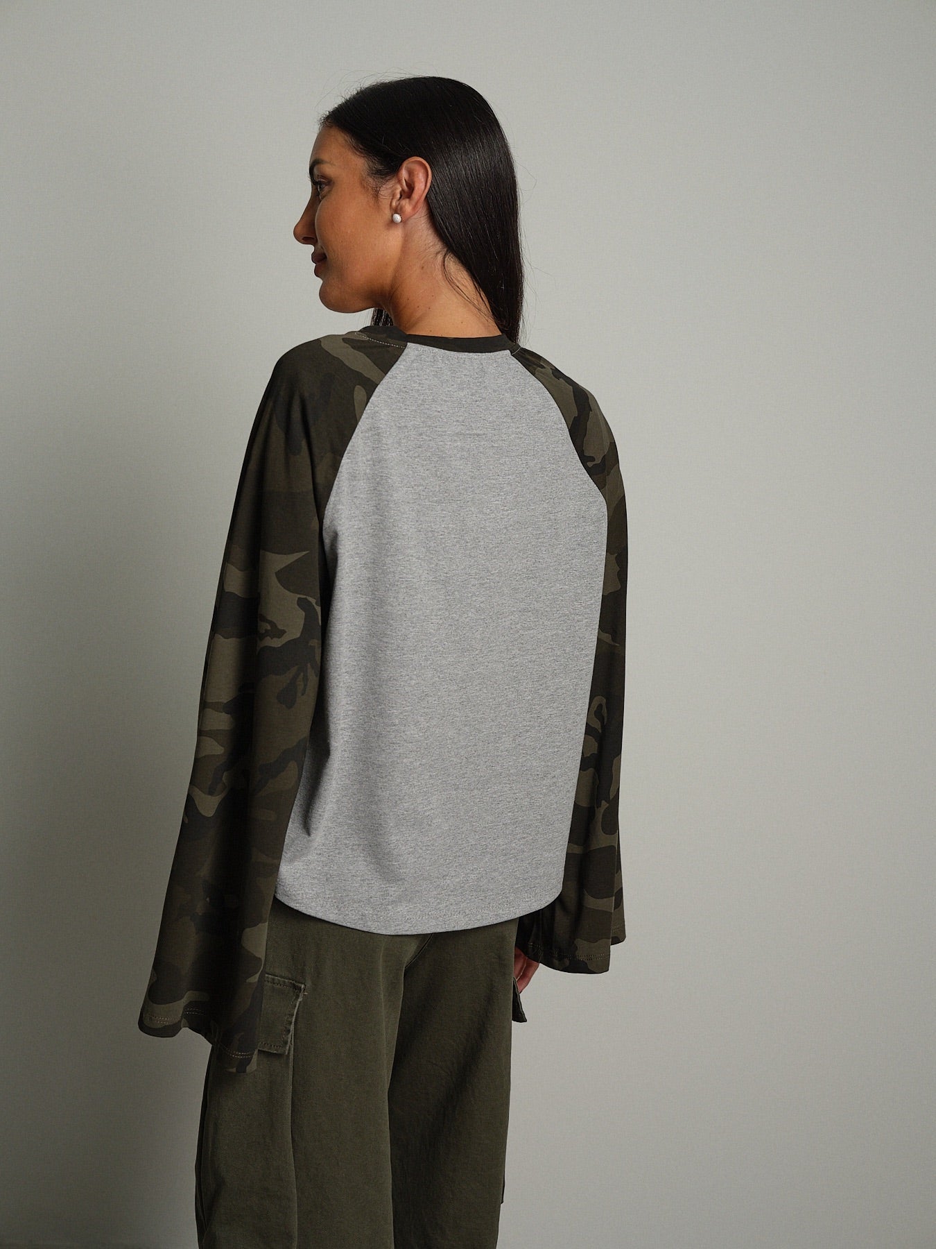 Maglia manica campana camouflage Grigio Vicolo UAC0173;Maglia manica campana camouflage Grigio Vicolo UAC0173 — foto 2;Maglia manica campana camouflage Grigio Vicolo UAC0173 — foto 3;Maglia manica campana camouflage Grigio Vicolo UAC0173 — foto 4