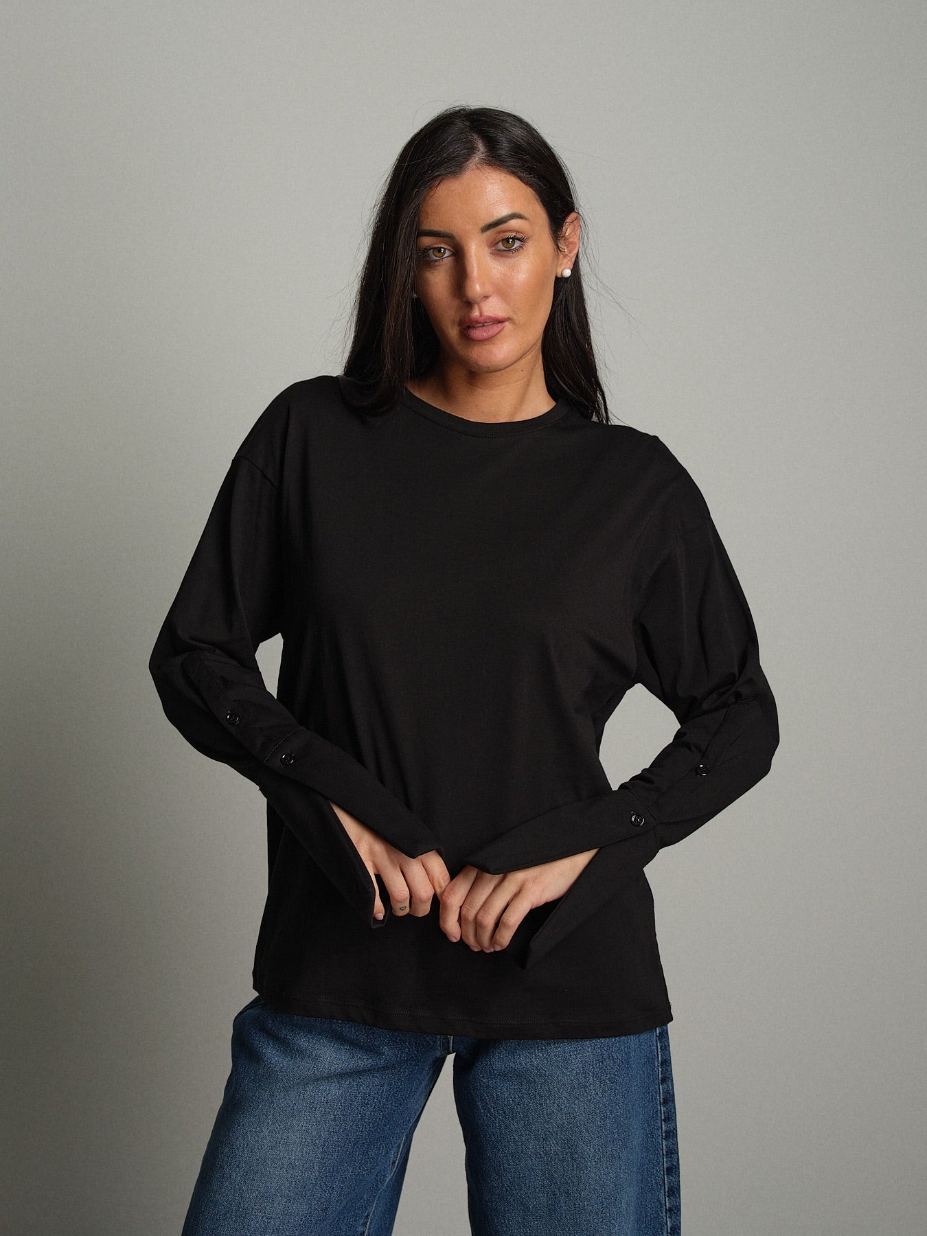 Maglia dettaglio manica Nero Vicolo UAC0201;Maglia dettaglio manica Nero Vicolo UAC0201 — foto 2;Maglia dettaglio manica Nero Vicolo UAC0201 — foto 3