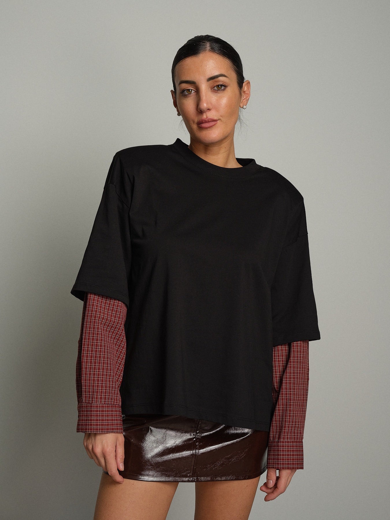 T-shirt manica camicia over Rosso Vicolo UAC0222;T-shirt manica camicia over Rosso Vicolo UAC0222 — foto 2;T-shirt manica camicia over Rosso Vicolo UAC0222 — foto 3;T-shirt manica camicia over Rosso Vicolo UAC0222 — foto 4;T-shirt manica camicia over Rosso Vicolo UAC0222 — foto 5;T-shirt manica camicia over Rosso Vicolo UAC0222 — foto 6
