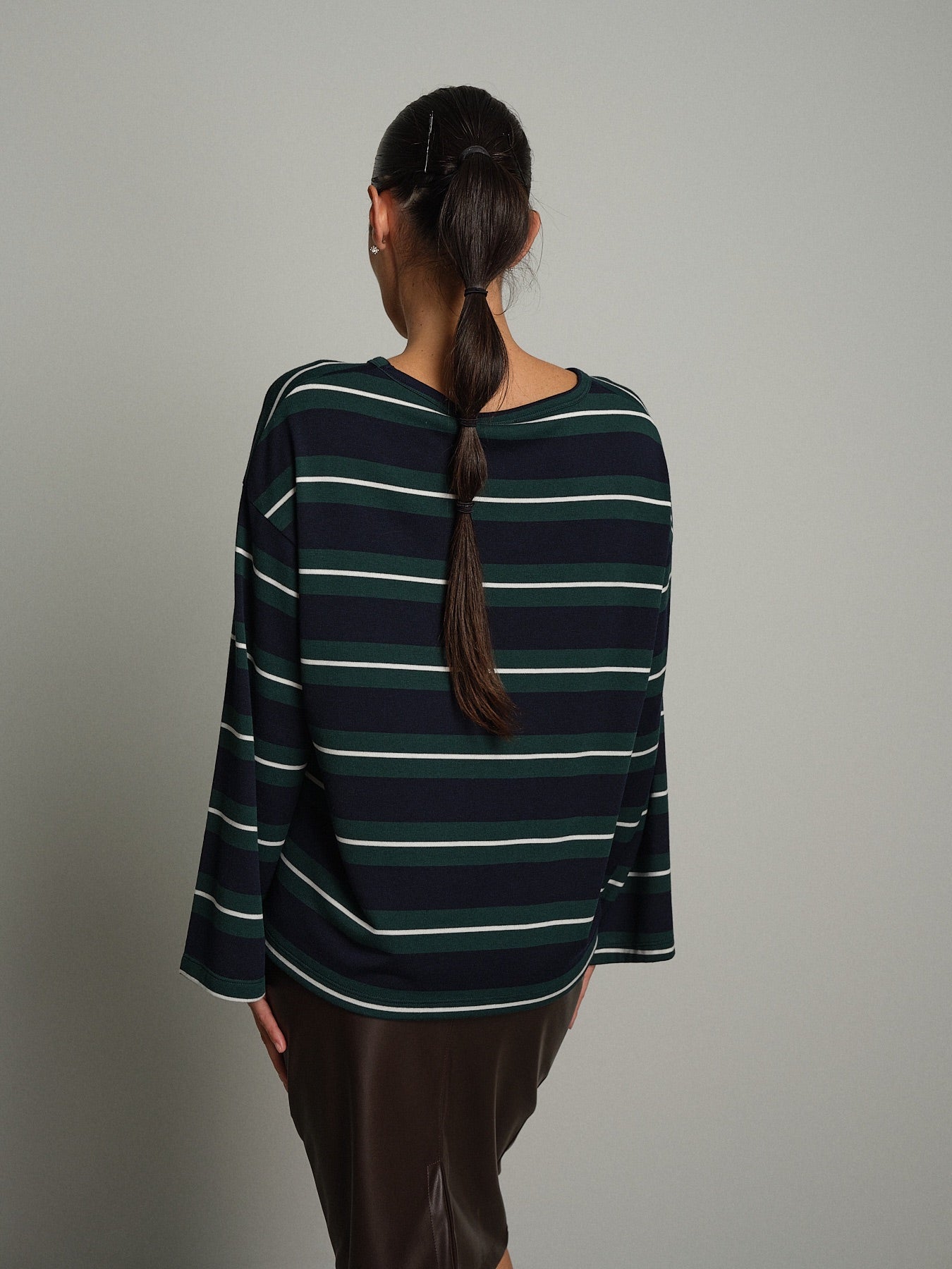 Maglia riga larga Verde-bottiglia Vicolo UAC0226;Maglia riga larga Verde-bottiglia Vicolo UAC0226 — foto 2;Maglia riga larga Verde-bottiglia Vicolo UAC0226 — foto 3;Maglia riga larga Verde-bottiglia Vicolo UAC0226 — foto 4;Maglia riga larga Verde-bottiglia Vicolo UAC0226 — foto 5