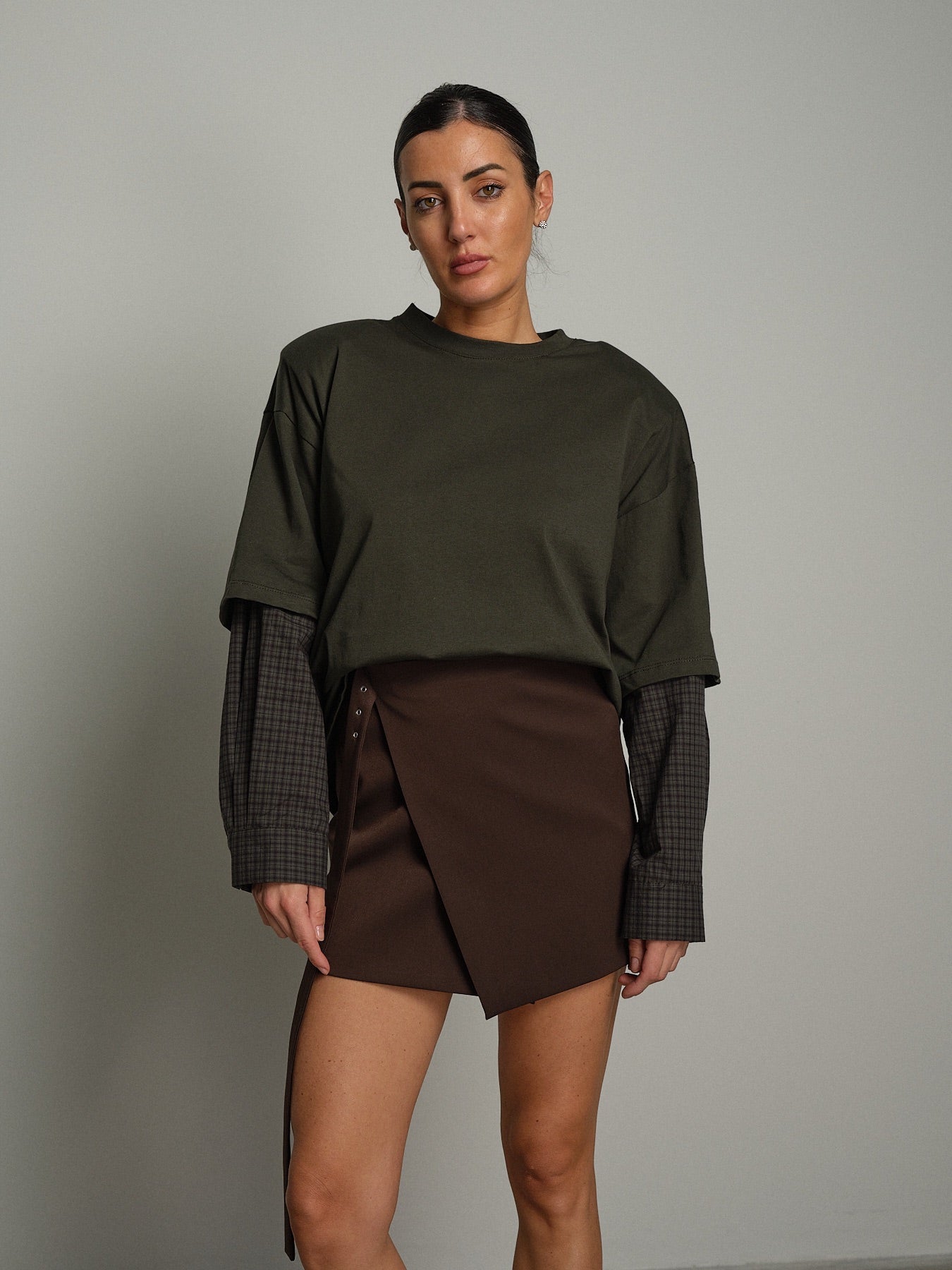 T-shirt manica camicia over Verde-militare Vicolo UAC0227;T-shirt manica camicia over Verde-militare Vicolo UAC0227 — foto 2;T-shirt manica camicia over Verde-militare Vicolo UAC0227 — foto 3;T-shirt manica camicia over Verde-militare Vicolo UAC0227 — foto 4